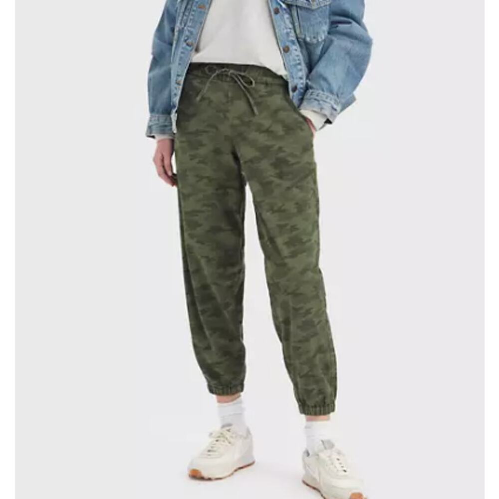 Levi's Women Off Duty Joggers Army Green Emily Cam Size XL
